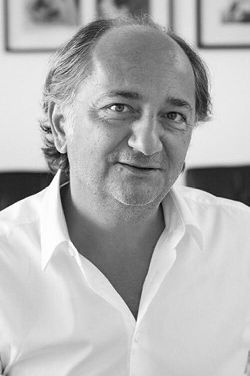 Ahmet Ziyalar backdrop