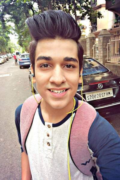 Ayushmaan Saxena backdrop