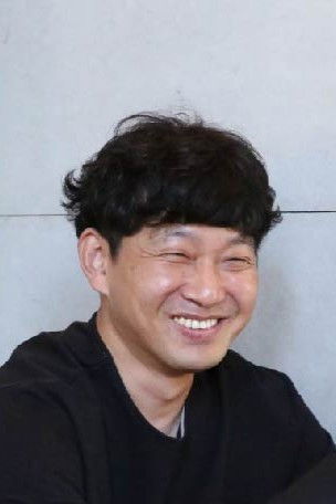 Kim Hyunseoung backdrop