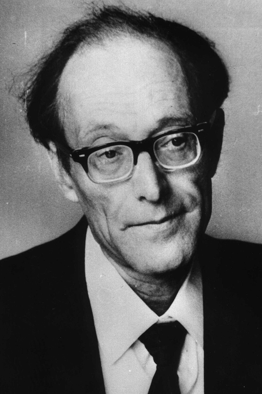 Aleksandr Lokshin backdrop