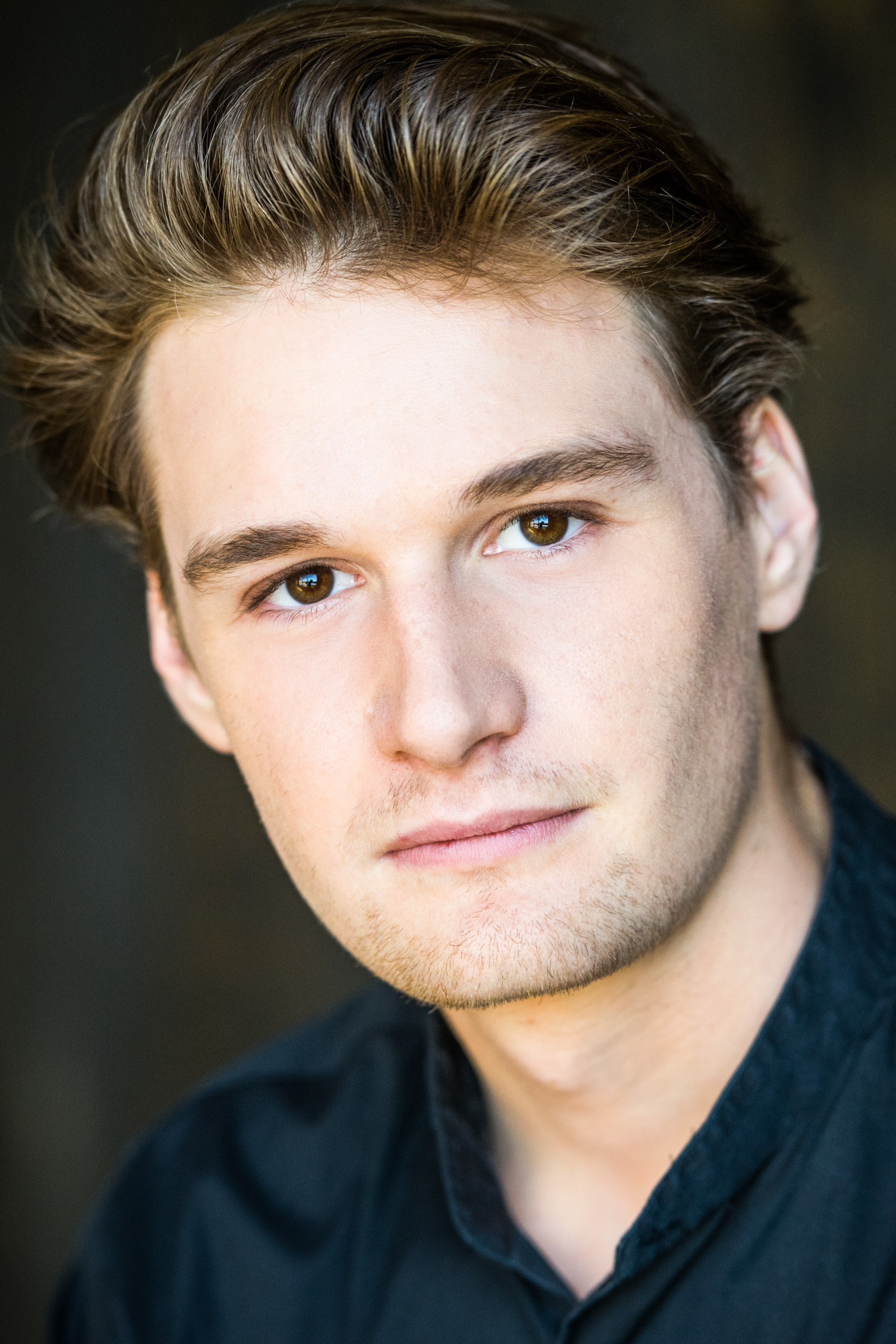 Loïc McIntyre backdrop