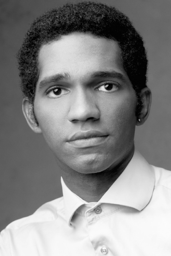 Junor Souza backdrop