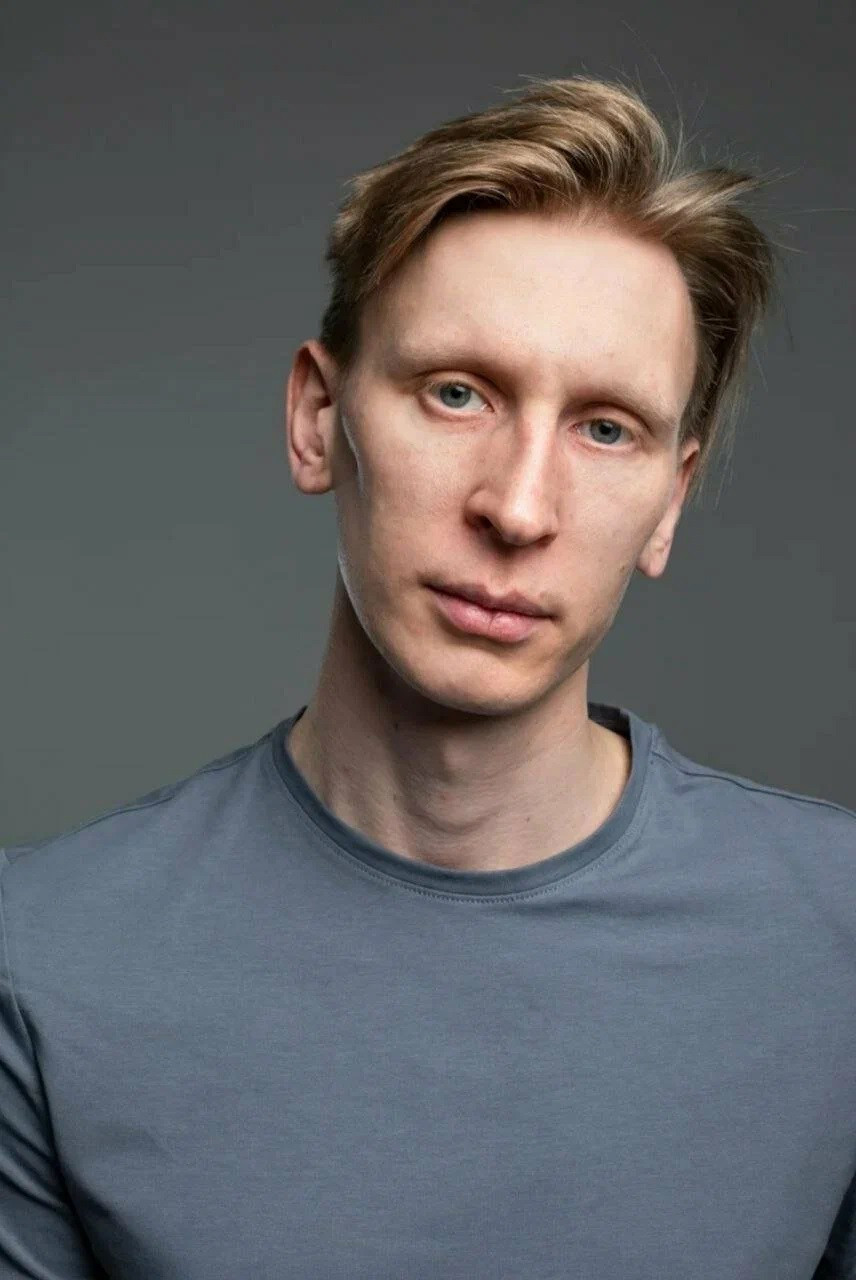 Andrey Kondratyev backdrop