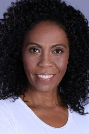 Cici Antunes backdrop