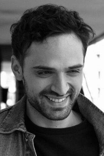 Thanos Tsakalidis backdrop