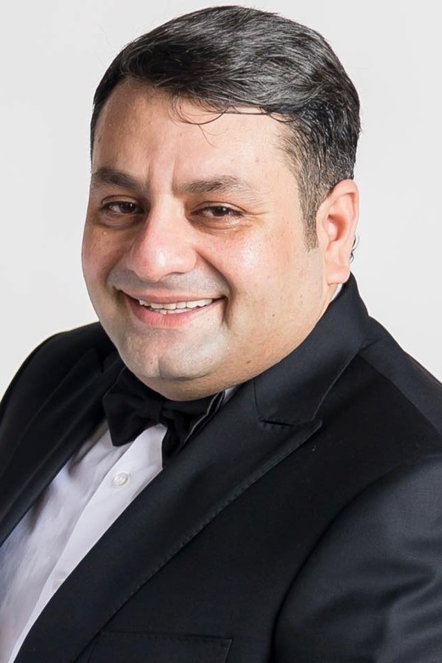 Elcan Rasulov backdrop