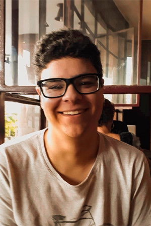 Eduardo Santiago backdrop