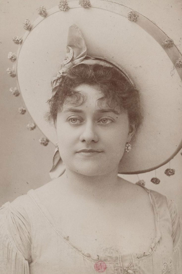 Marie Montbazon backdrop