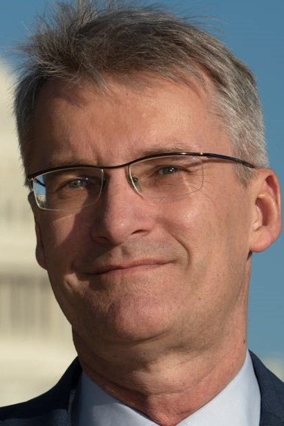 Elmar Theveßen backdrop