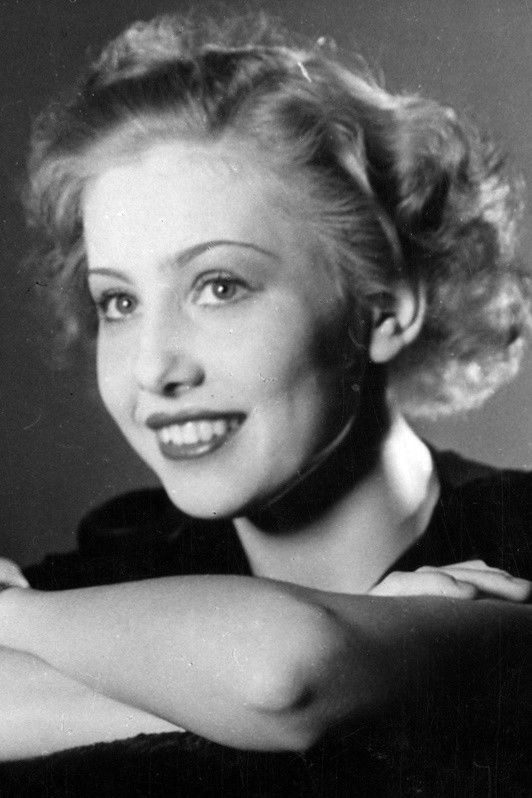 Hanna Karwowska backdrop