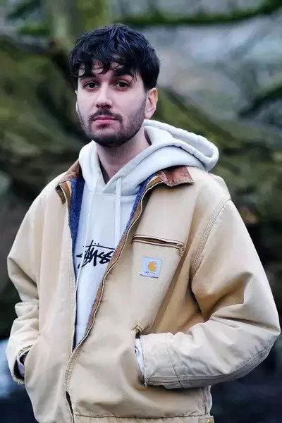 Veras Fawaz backdrop