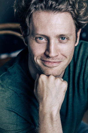 Lucas van Lierop backdrop