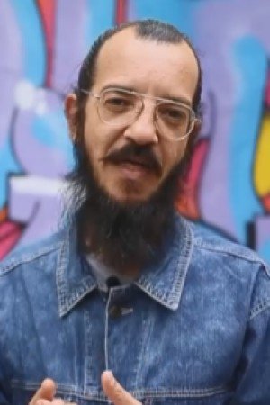 Gustavo Engracia backdrop