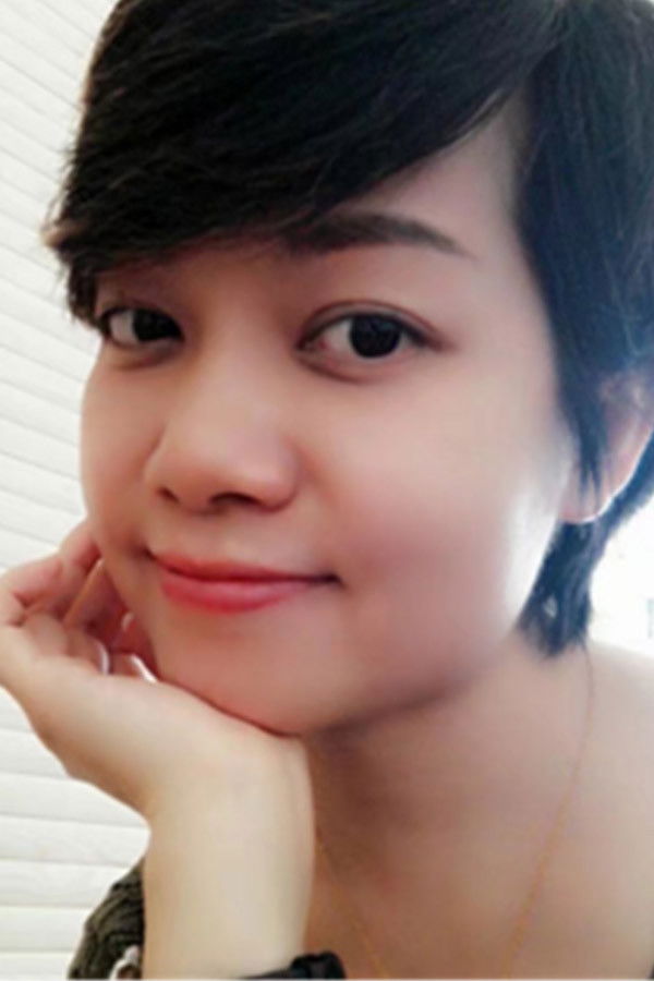 Mengting Dong backdrop