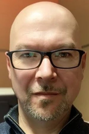 Niall Ó Sioradáin backdrop