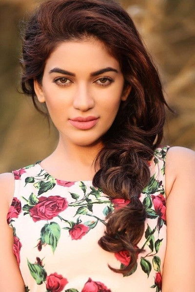 Drishtii Grewal backdrop