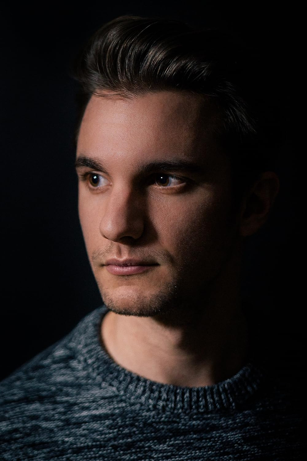 Simon Paluck backdrop