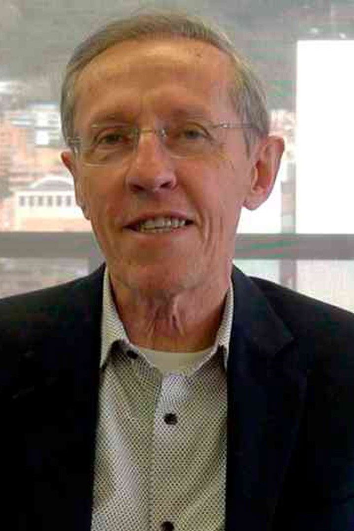 Antonio Navarro Wolff backdrop