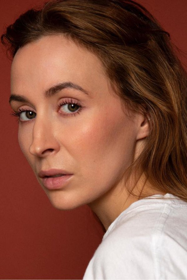 Caroline Gelardi backdrop