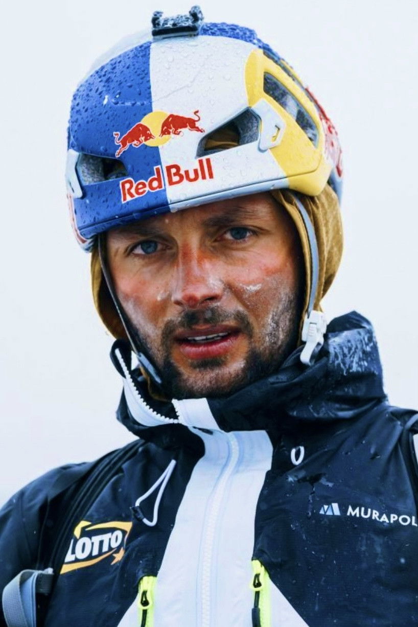 Andrzej Bargiel backdrop