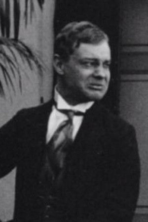 August Kuuskemaa backdrop