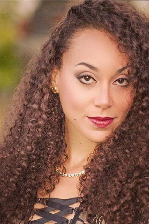 Venus Leone backdrop