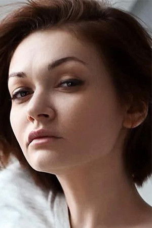 Anya Mirokhina backdrop