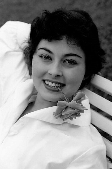 Elma Karlowa backdrop