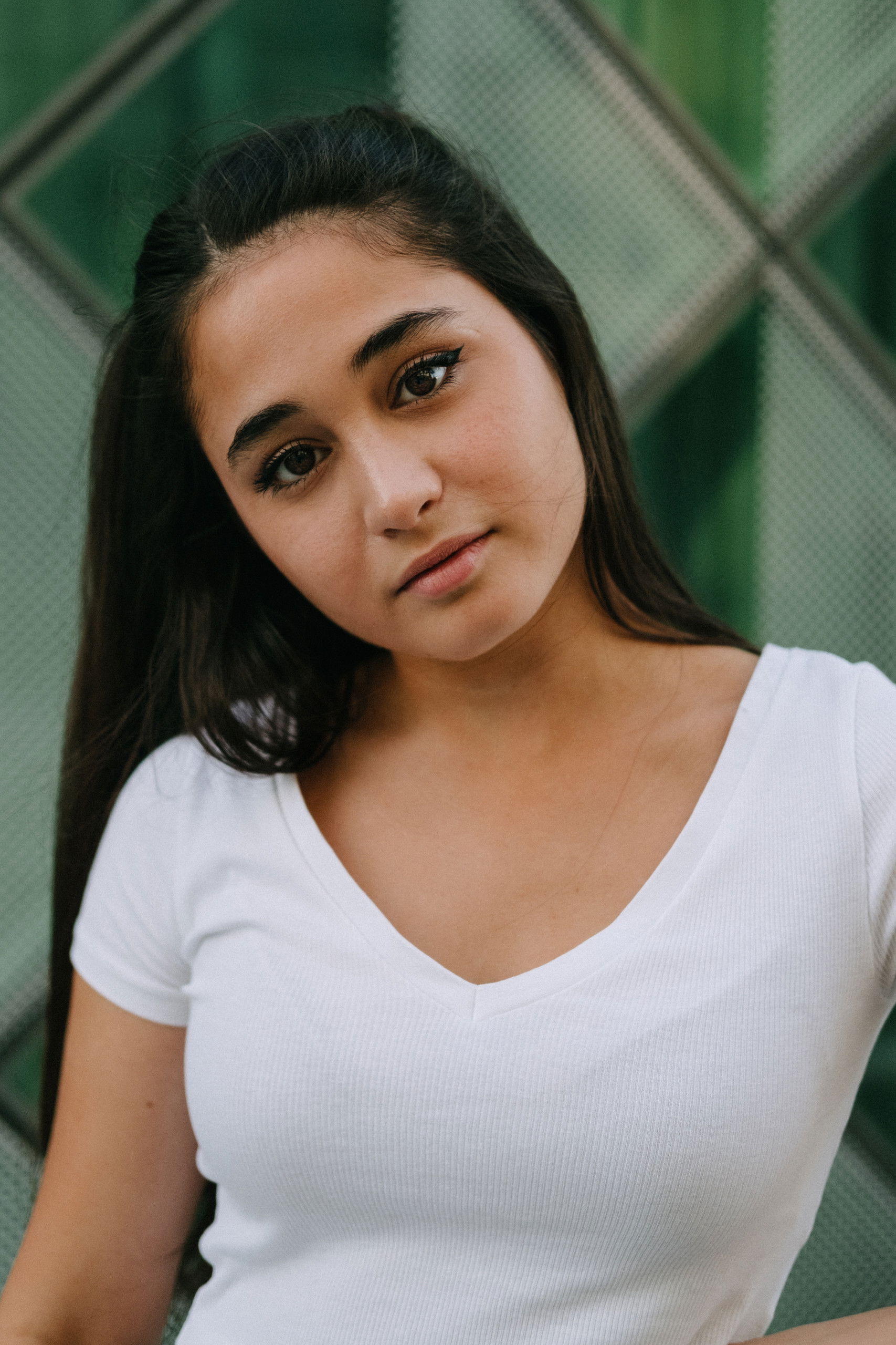 Derya Dilber backdrop