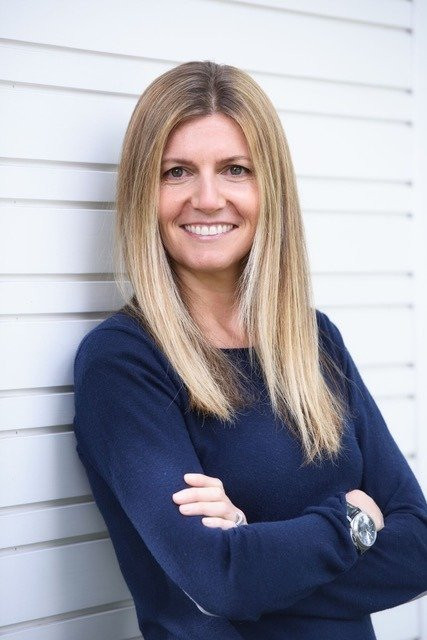 Melony Lewis backdrop