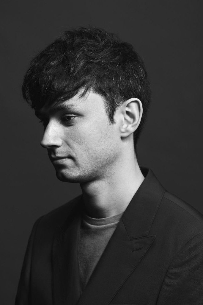 Edmund Irwin-Singer backdrop