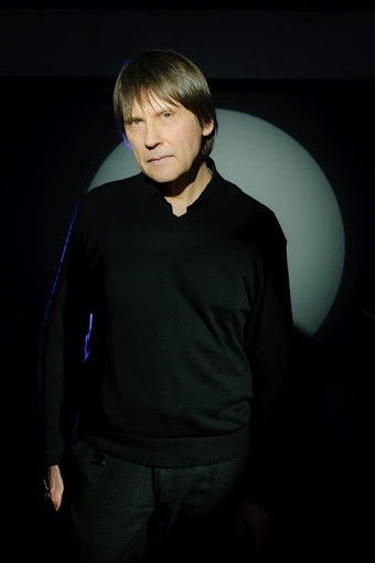 Andrei Tumanov backdrop