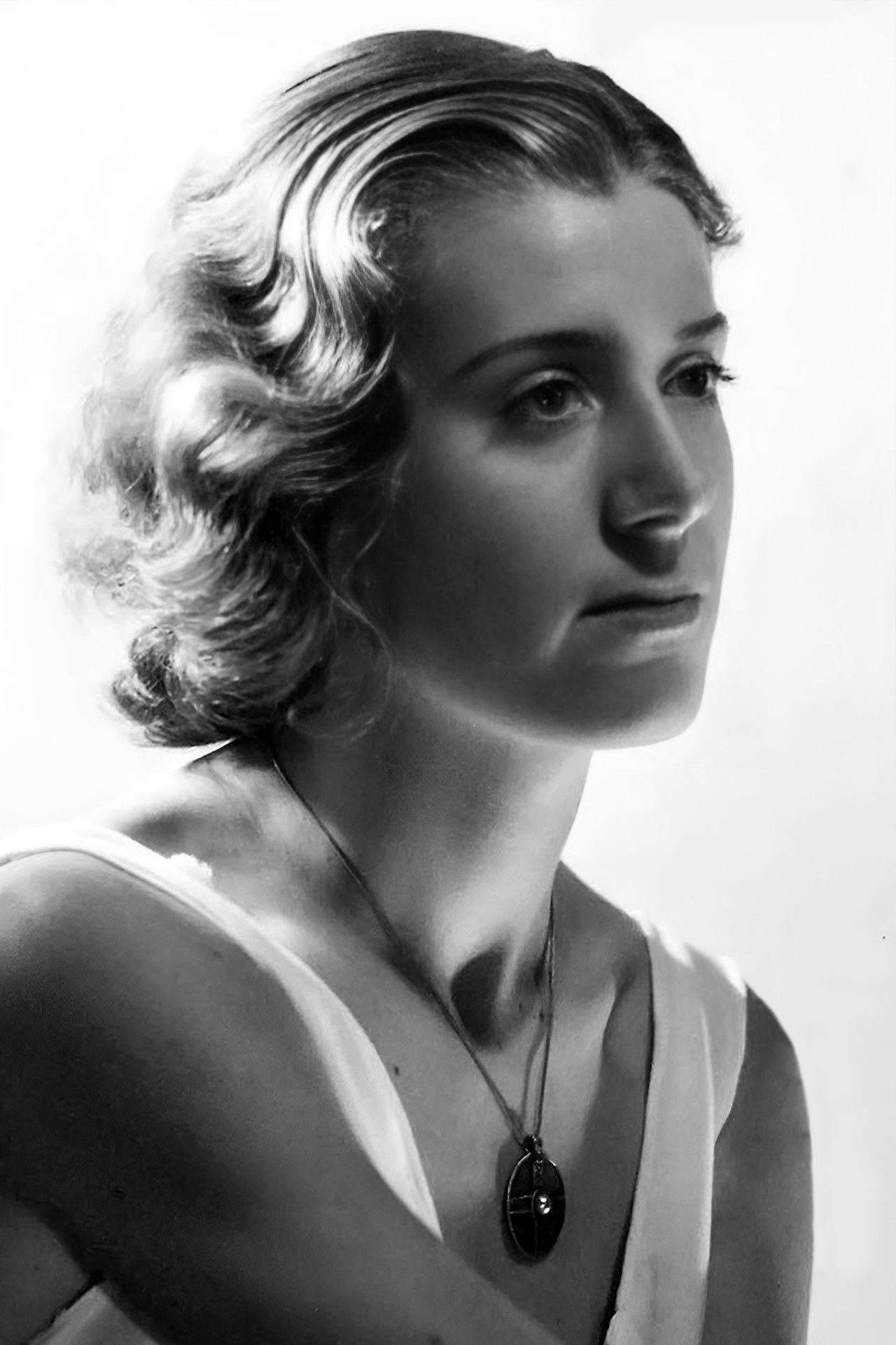 Assia Granatouroff backdrop