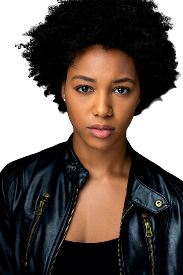 Angelie Simone backdrop