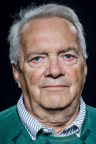 Zdzisław Wardejn backdrop