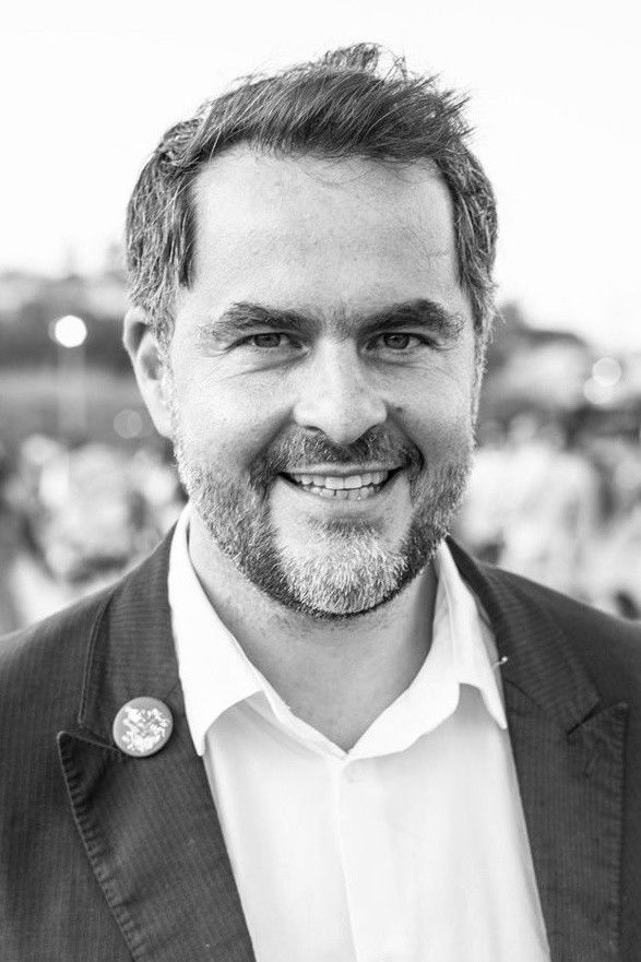 Rui Pedro Tendinha backdrop