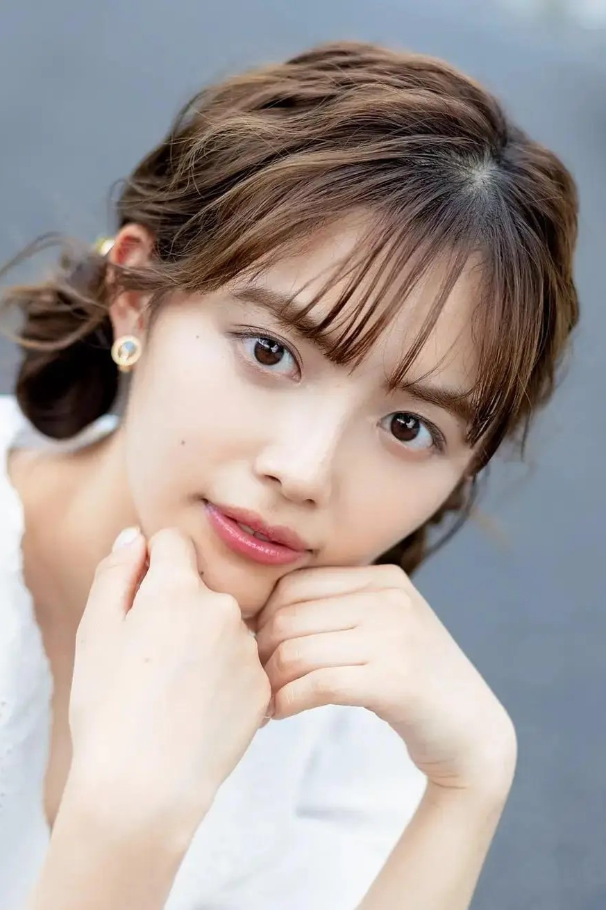 Hinami Mori backdrop