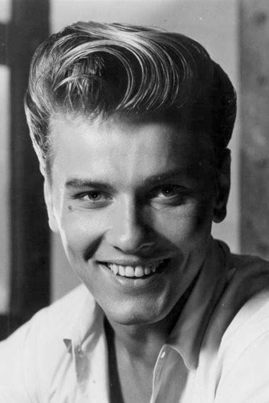 Richard Davalos backdrop