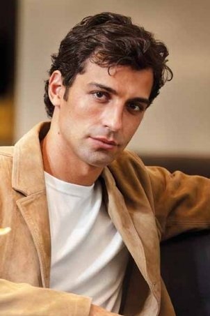 Francisco Faria backdrop