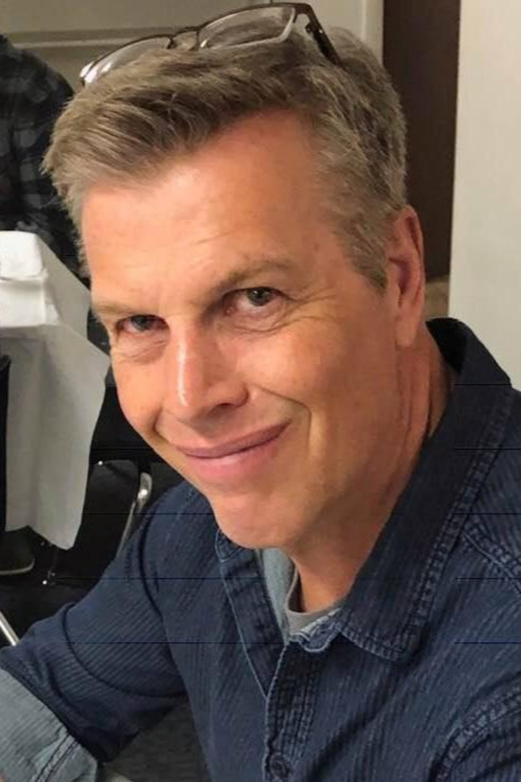 Chris Dallimore backdrop