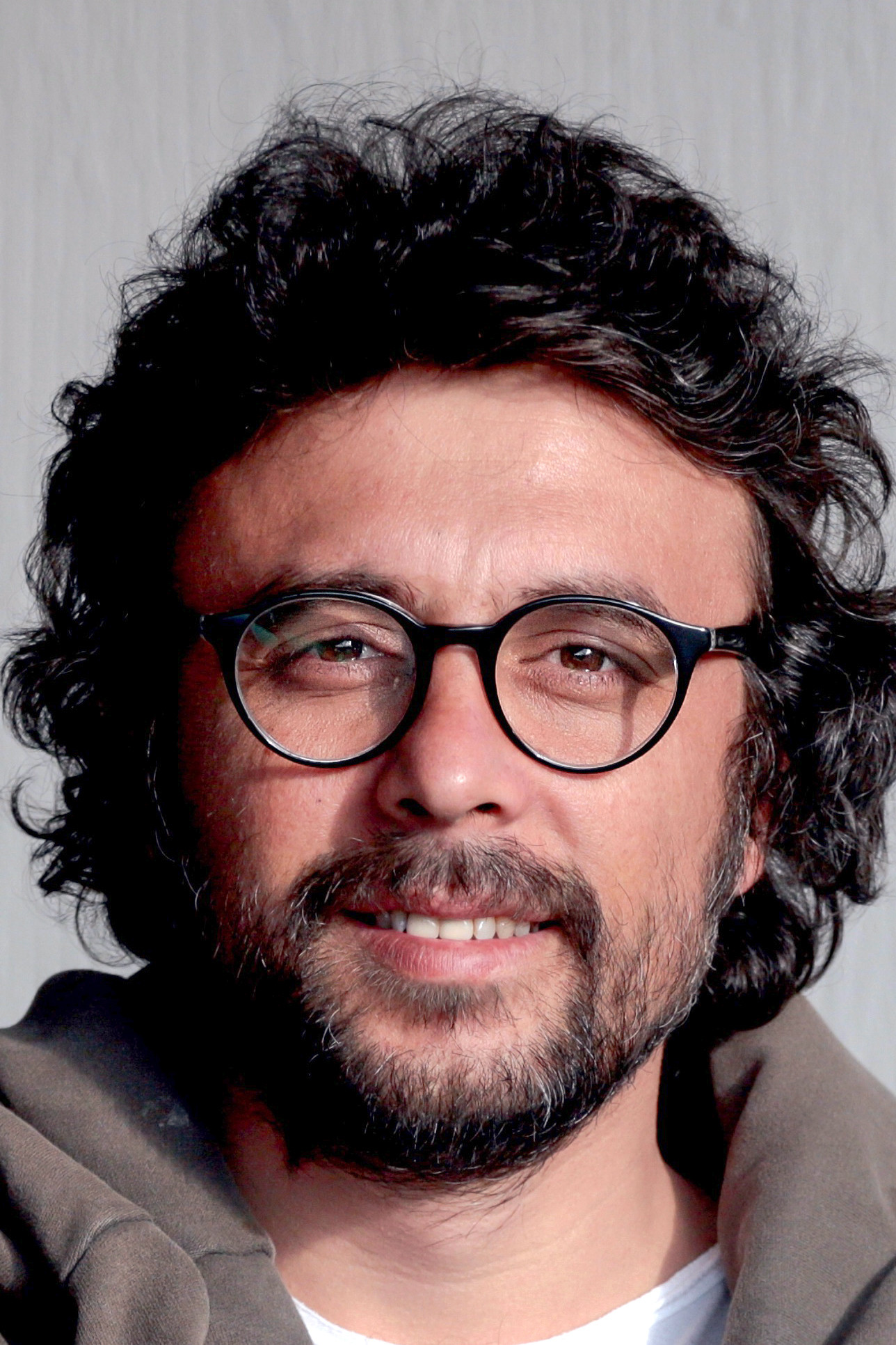 Tunahan Kurt backdrop