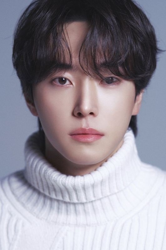 Lee Tae-hee backdrop