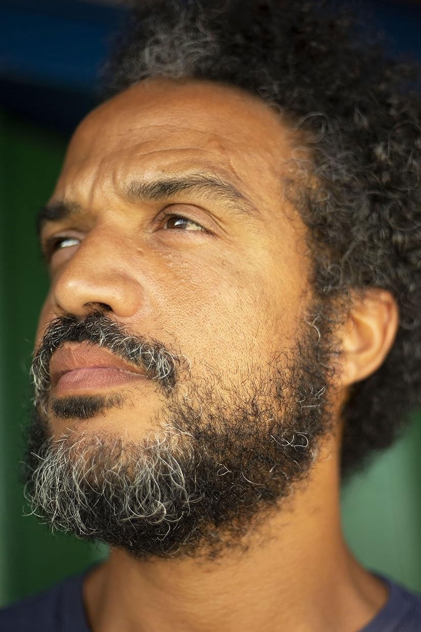 Simon Alveranga backdrop