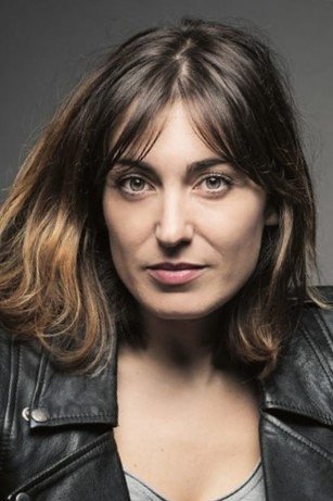 Alicia G. Reyero backdrop