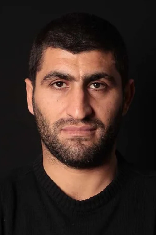 Cüneyt Özen backdrop