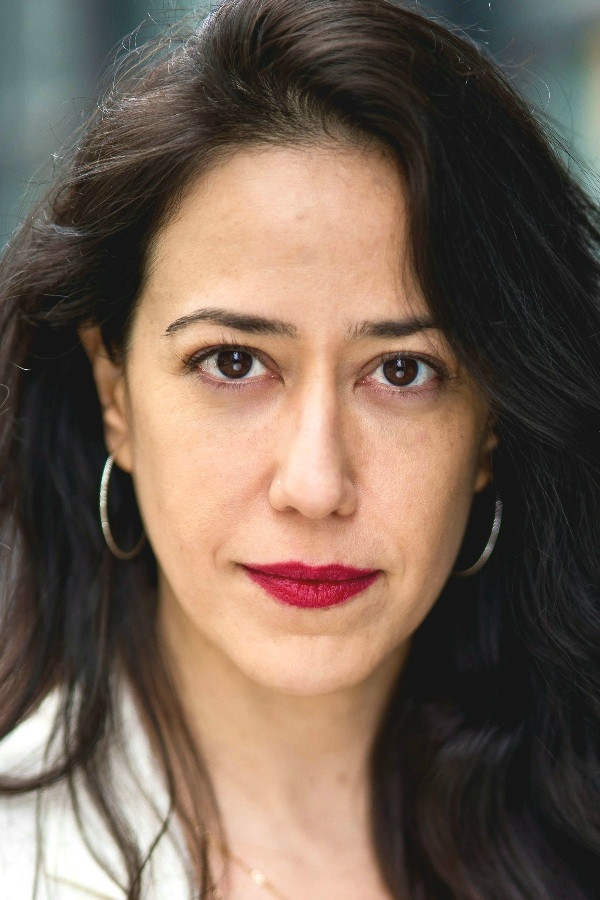 Emilly Benami backdrop