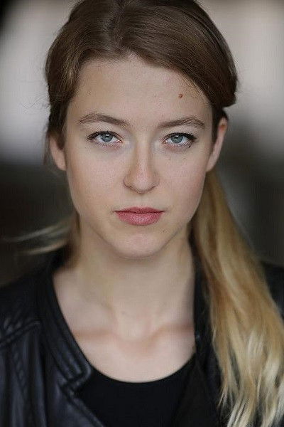 Natalia Pujszo backdrop