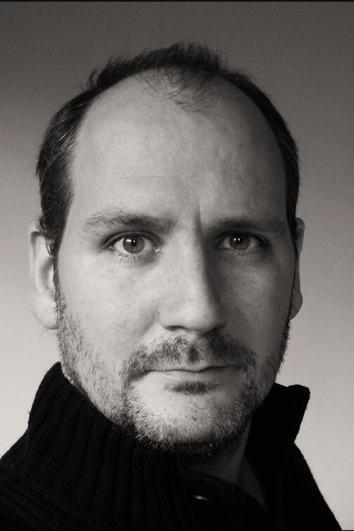 Kasper Cornish backdrop