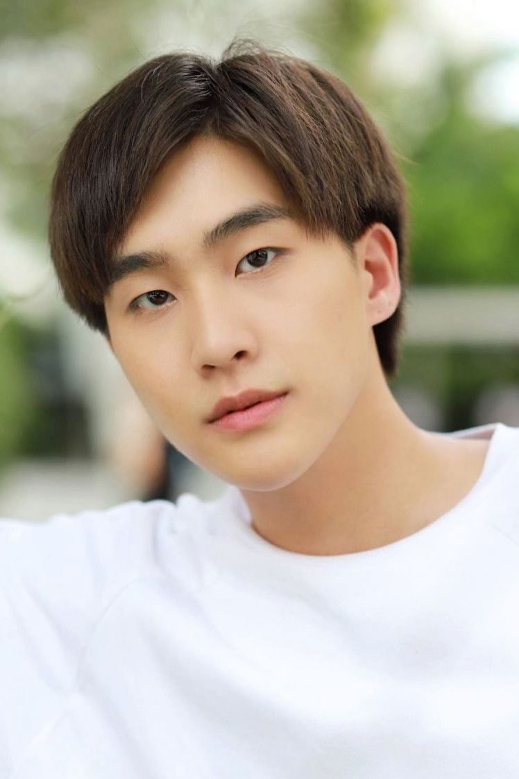 Bank Theewara Panyatara backdrop