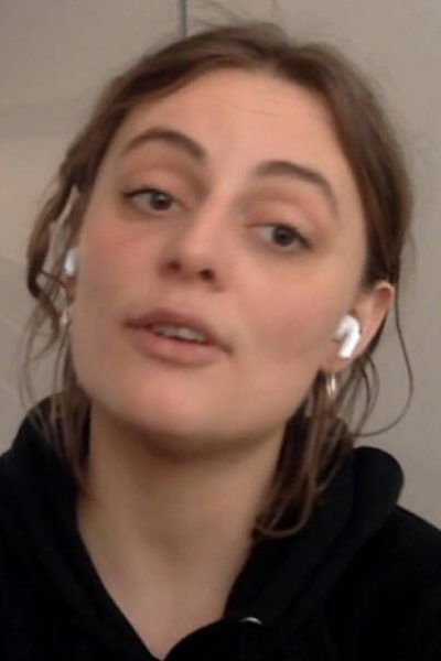 Laura Valentiner-Bohse backdrop